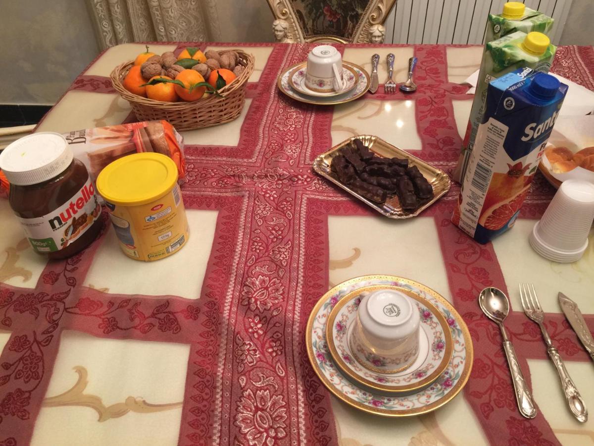 Colazione Da Lolly Bed & Breakfast Наполи Екстериор снимка